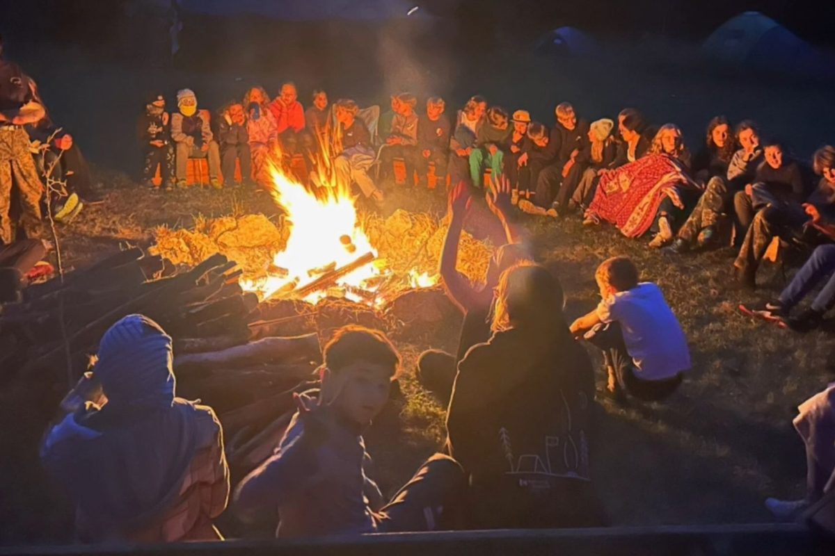 Gemeinsames Lagerfeuer